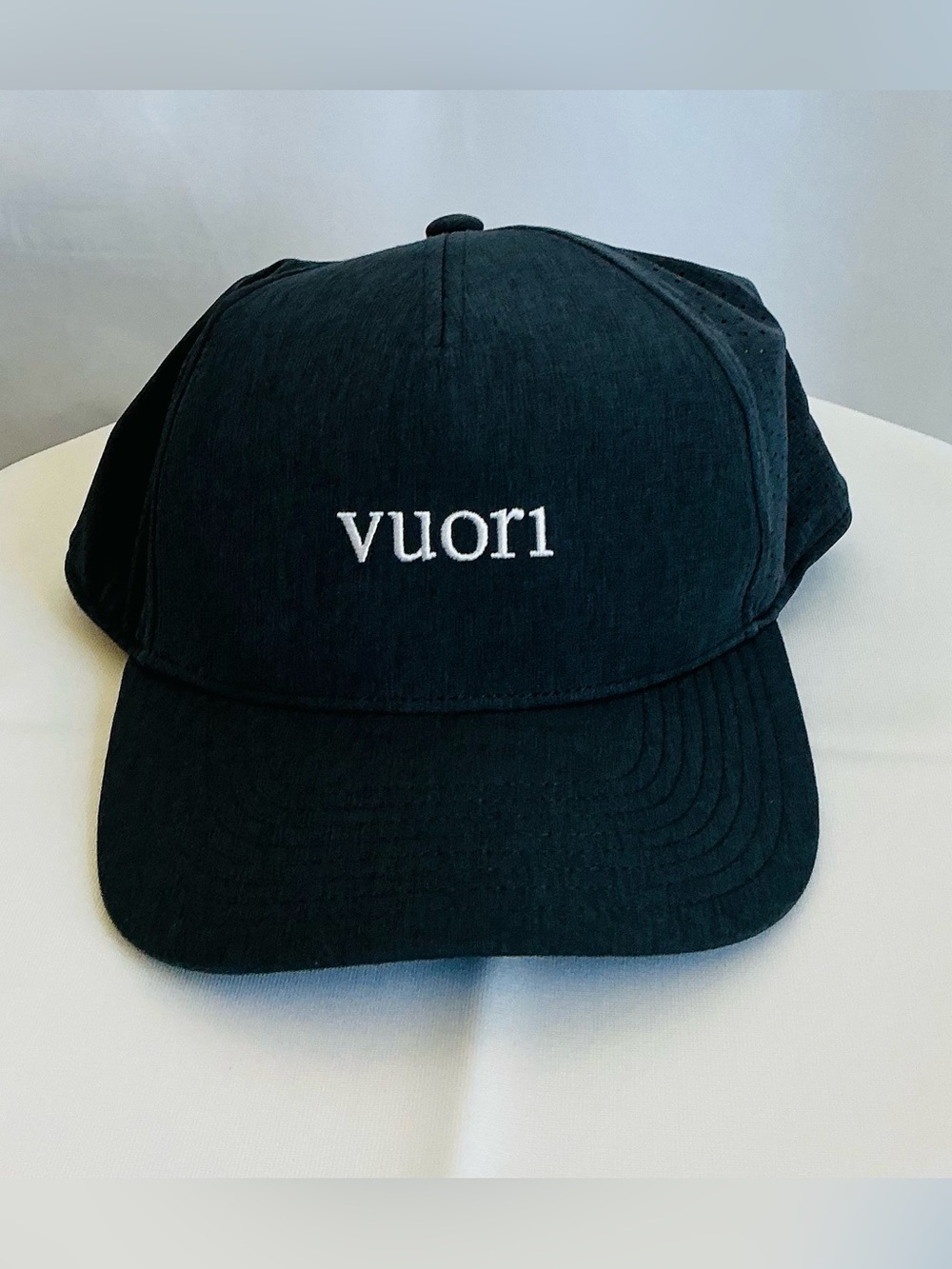 Vuori Daily Tech Hat Dark Navy Blue Perforated SnapBack Unisex OSFA NWOT